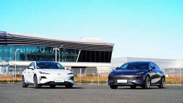 В целом, Geely Galaxy E8 2024 топ за свои деньги