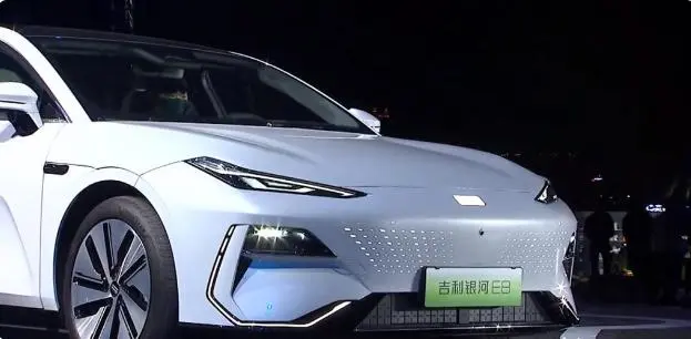 Geely Galaxy E8 188 000 юаней (2 364 325,6) На курс 03.01.2024
