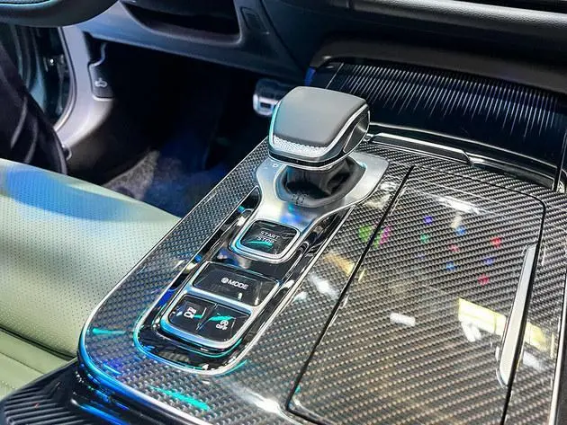 Пекинский автосалон 2024 Hongqi HQ9 PHEV / Запущен новый Hongqi H9 и Hongqi EHS7 СhinaAuto всё о китайских машинах Geely Chery Haval обзоры