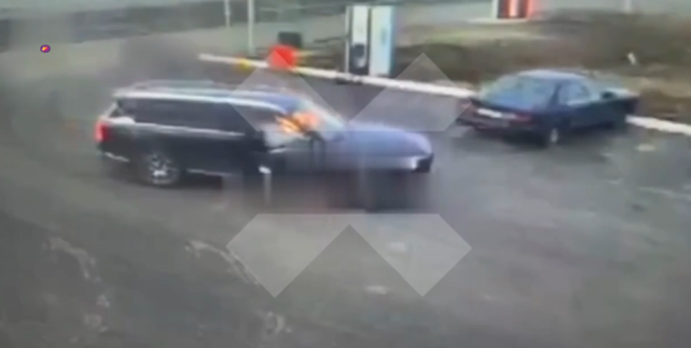 Китайский кроссовер GAC попытался заживо сжечь своего хозяина.